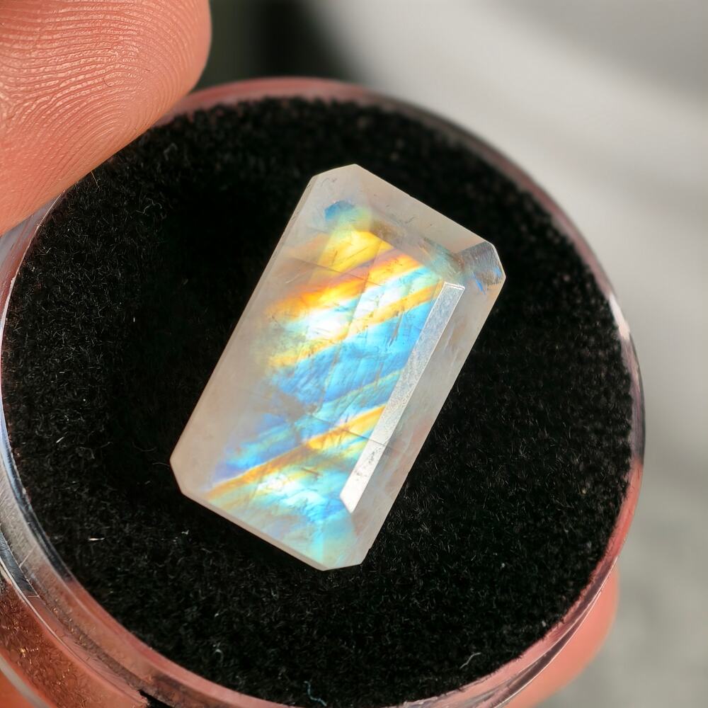 10.80ct Rainbow Moonstone Gemstone, India, Rectangle Cut